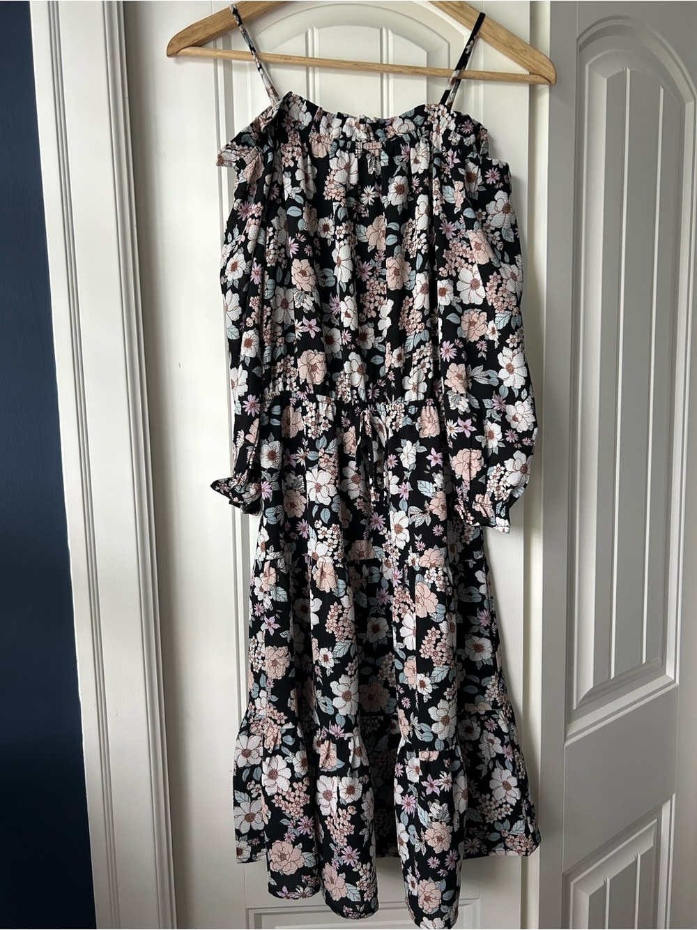 Monteau Los Angeles Floral Off-Shoulder Midi Dress with Pink and White Blooms